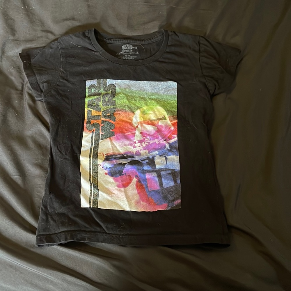 Girls’ Star Wars tee with glitter screen print
